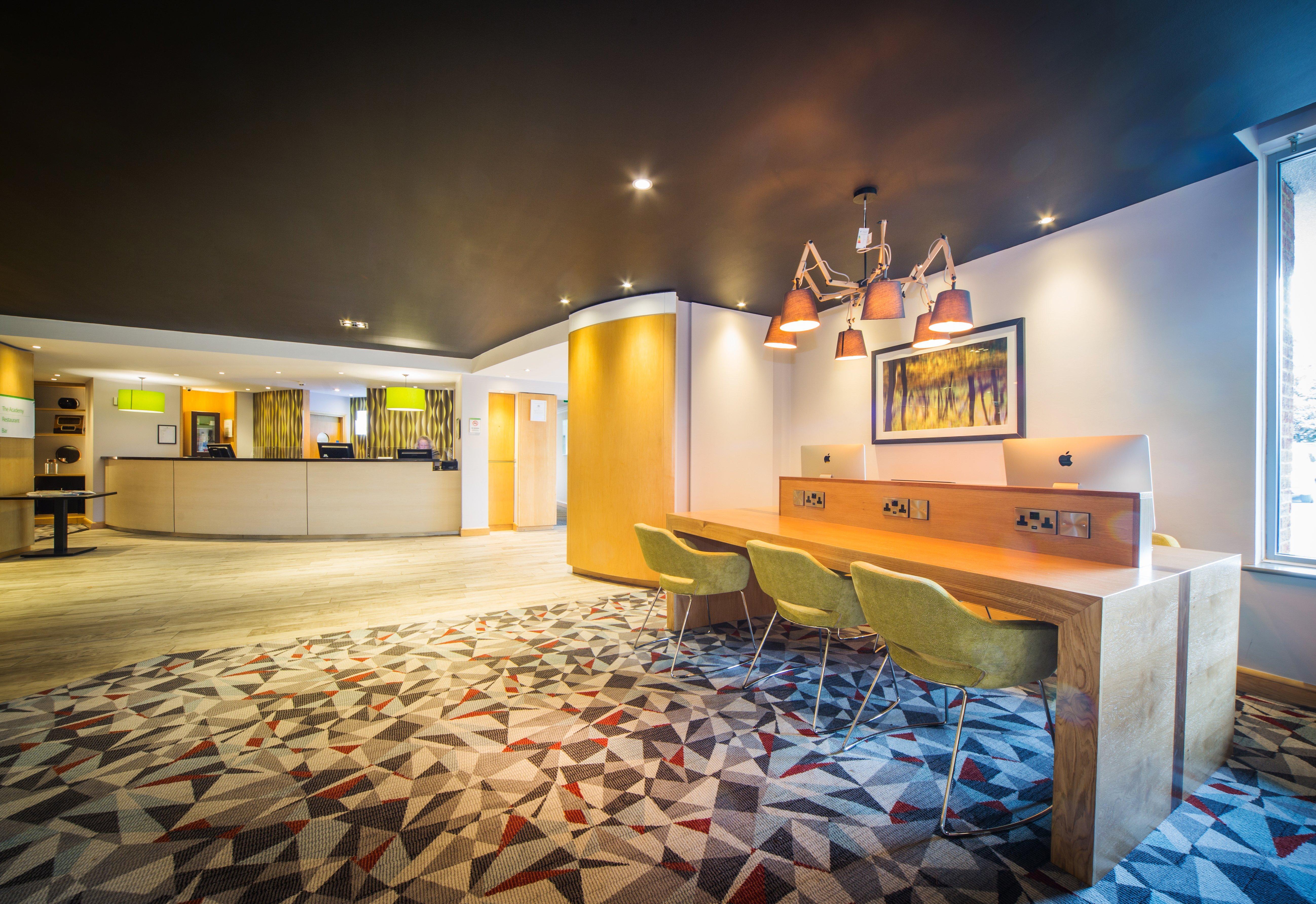 Holiday Inn Reading South M4 Jct 11 By Ihg Exterior foto