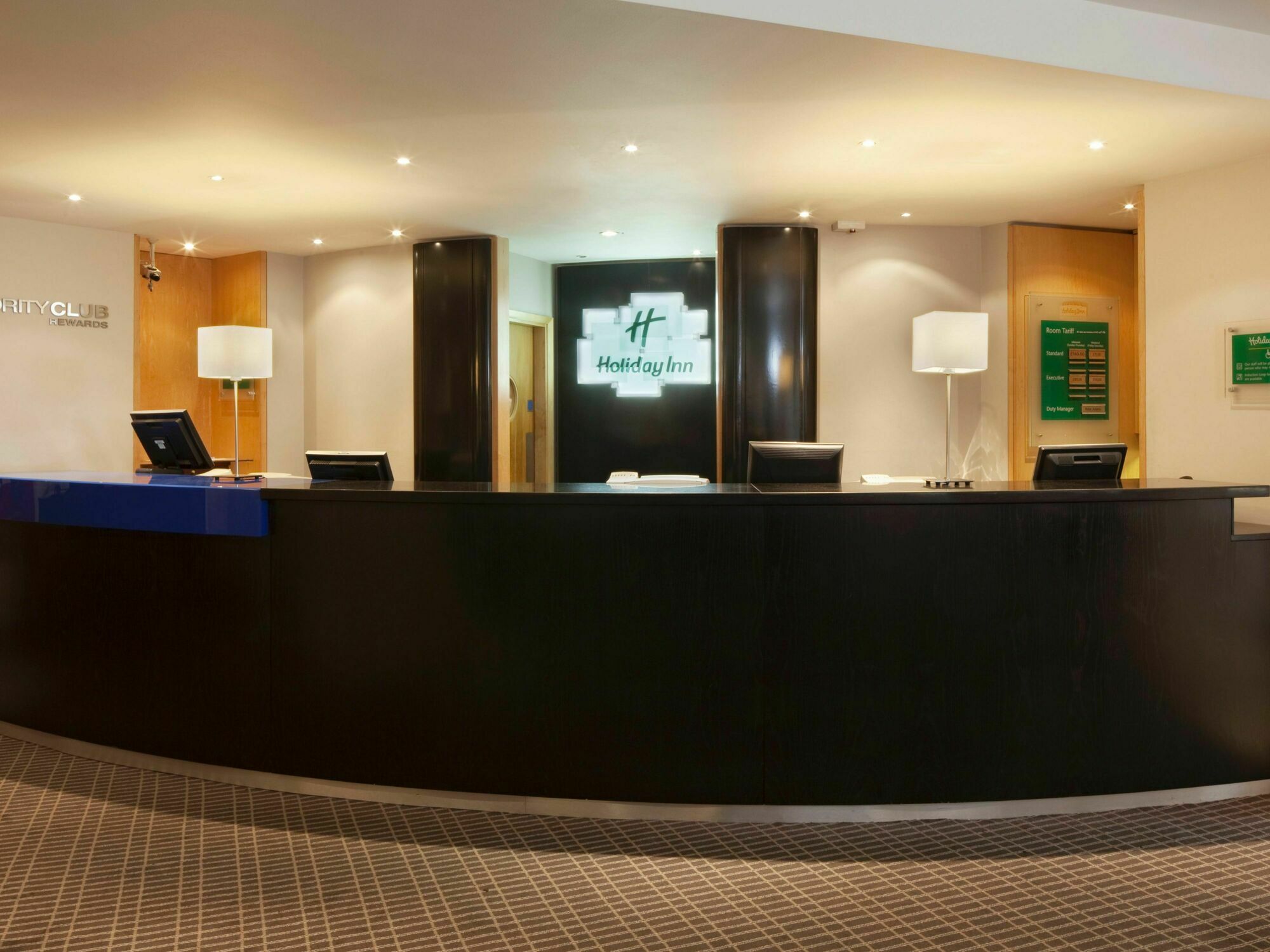 Holiday Inn Reading South M4 Jct 11 By Ihg Exterior foto