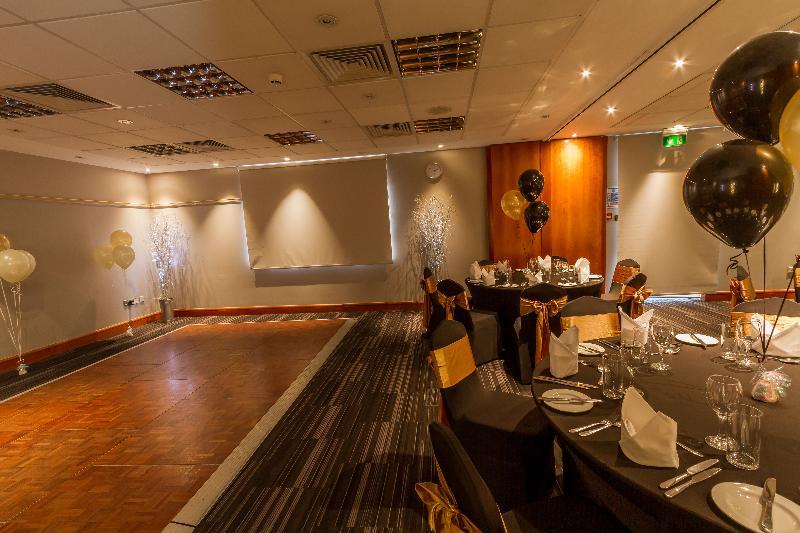 Holiday Inn Reading South M4 Jct 11 By Ihg Exterior foto